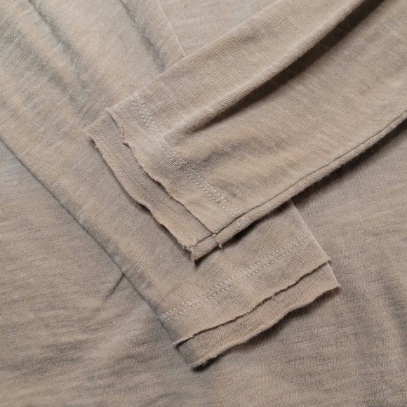 Free People We The Free On My Mind V Neck Shirt Long Sleeve Sz XS Light Earth - Picture 10 of 16